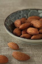 Photo of almonds in a dish