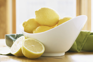 Bowl of lemons.