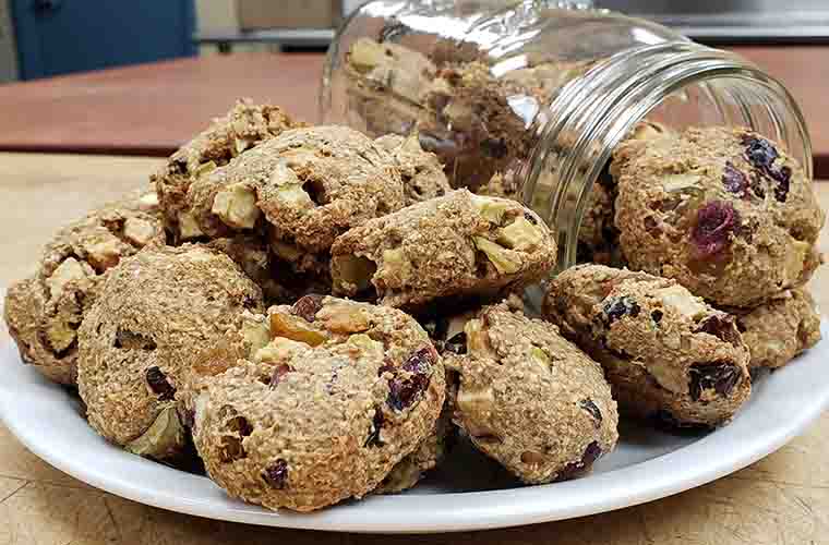 Healthy Holiday Oatmeal Apple Chew Cookies