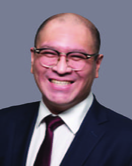 Dr. Chan's headshot 