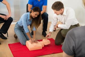 instructor teaching employees emergency training