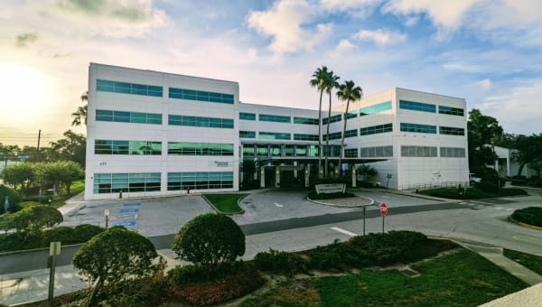 An exterior image of Cheek-Powell Vascular Pavilion at Morton Plant Hospital
